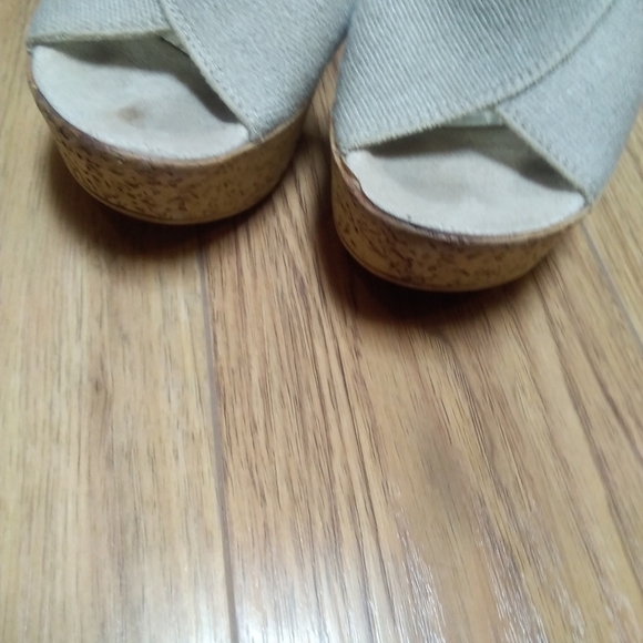5/15$ Joe Brown's sandals platforms​ - Picture 7 of 7